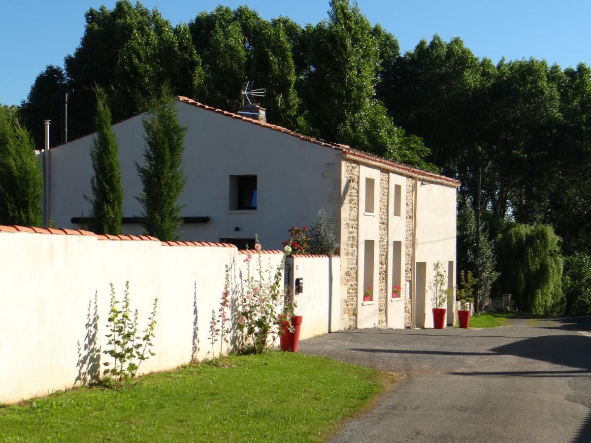 Les Marguerites Bed and Breakfast Champdolent Exteriör bild