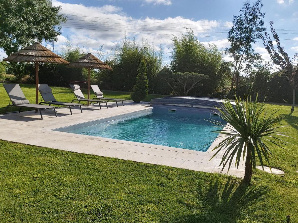 Les Marguerites Bed and Breakfast Champdolent Exteriör bild