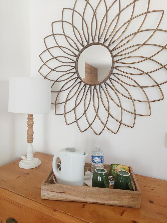 Les Marguerites Bed and Breakfast Champdolent Rum bild